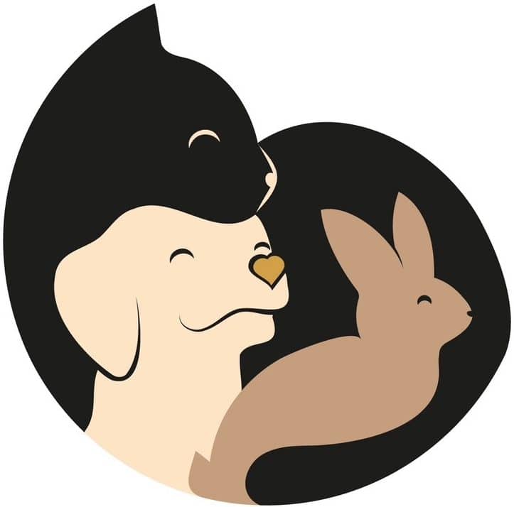 Logo animaux câlins : chien, chat et lapin Illustration vectorielle d'un chat noir, un chien crème et un lapin brun se blottissant ensemble dans un cercle noir, avec des expressions heureuses.